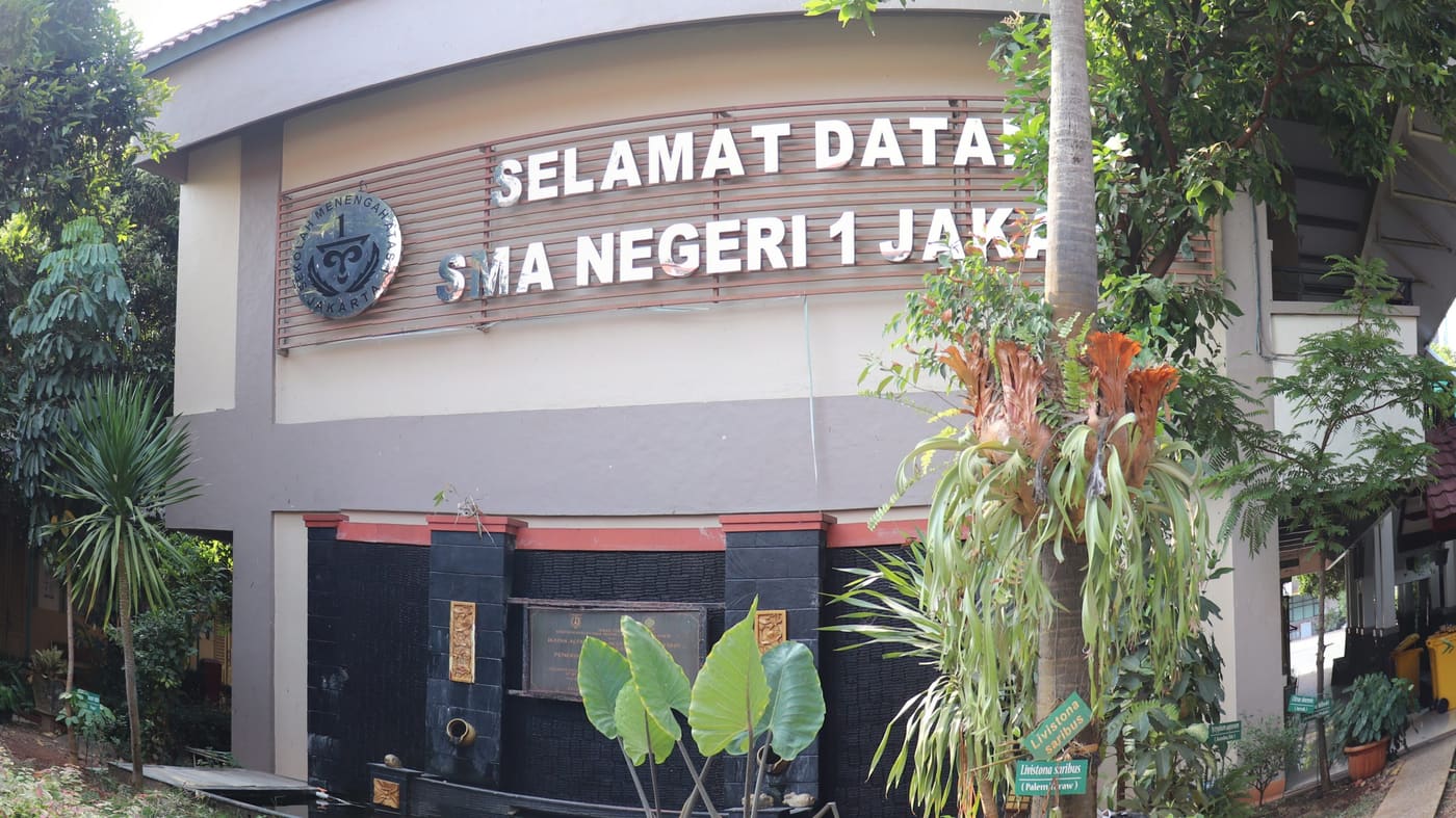Upacara Senin — disiplin & nasionalisme